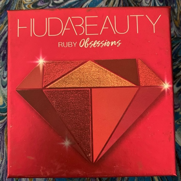 Huda Beauty Ruby Obsessions Palette - Picture 2 of 4